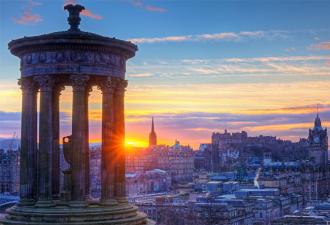Skotland;  Skotland - engelsksproget emne Der er mere end 5 millioner mennesker i Skotland oversættelse